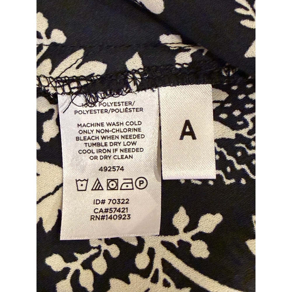 LOFT Womens Sleeveless Blouse Black White Medium Floral Work Office Casual - Picture 6 of 6